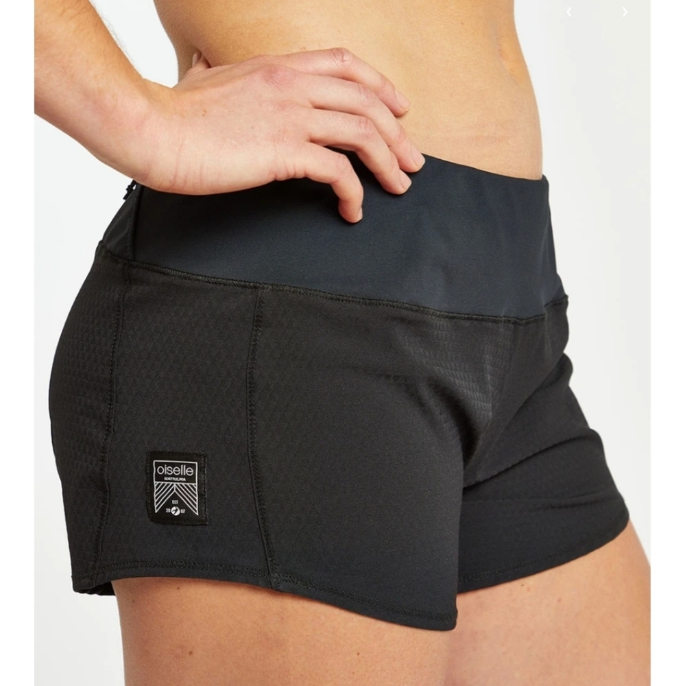 Oiselle Roga Shorts in Black